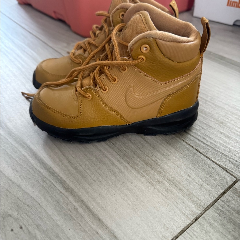 Nike Kids Brown and Black Boots